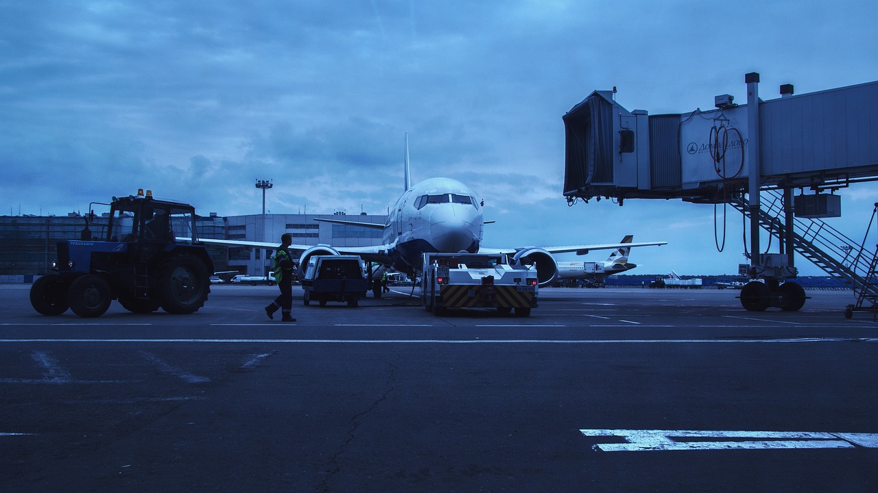 莫斯科航空机场暂时关闭，影响、挑战与应对策略